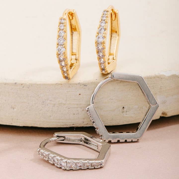 Cz Pave Hexagon Creolen für den Großhandel von The Looks by Fame Accessories