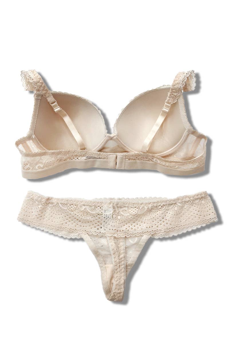 Belle Com'Elle - Vente Ensemble de lingerie – femme - Ensemble Soutien-gorge + String Bonnet B / AZ1701217