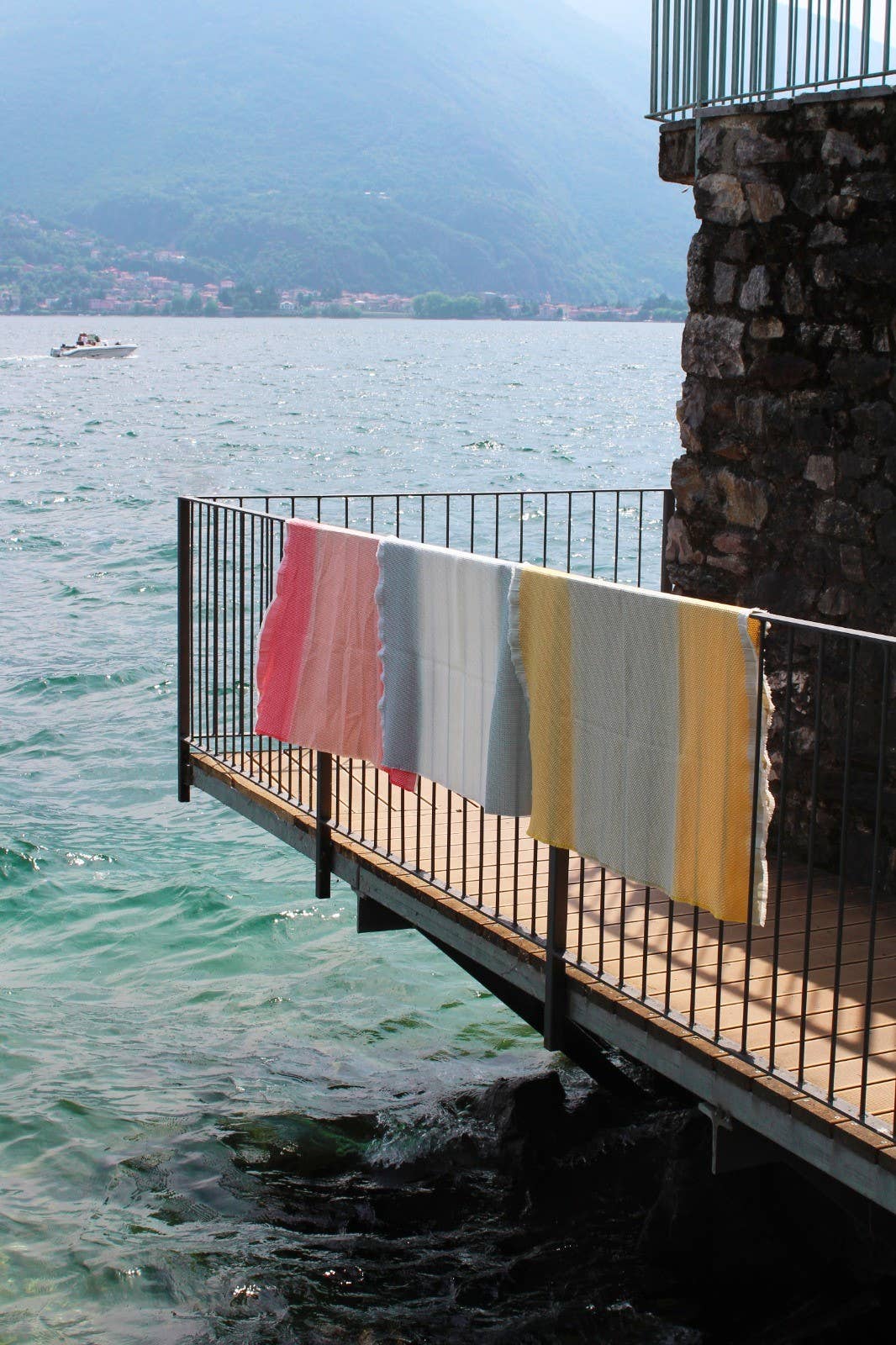 Abstract - Wholesale Beach Towel - Degradè honeycomb beach towel in pure cotton and satin border3