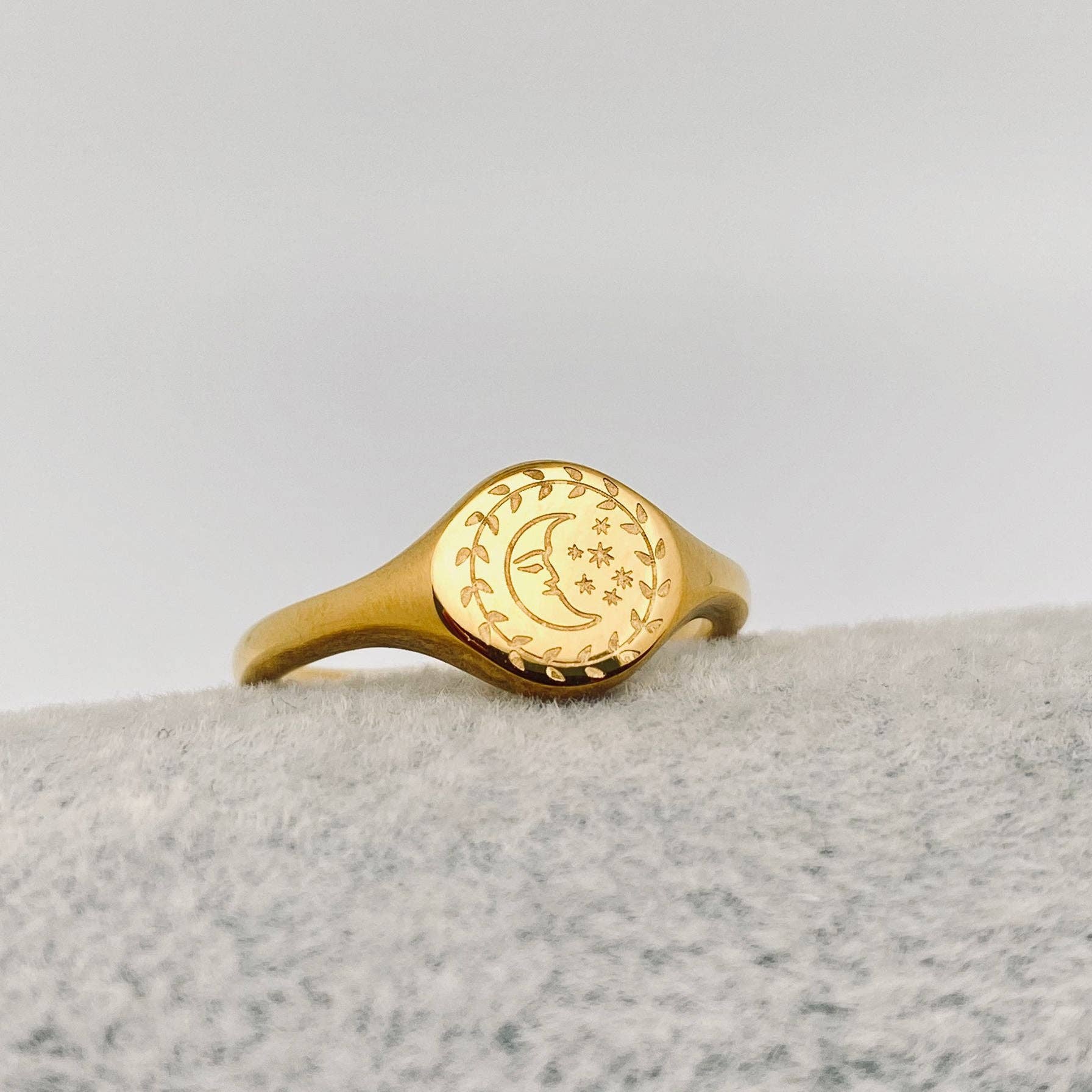 Mio Queena - Wholesale Cocktail/Statement Ring - Moon Sun Stars Goddess 18K Gold Plated Ring - FGS/MS4
