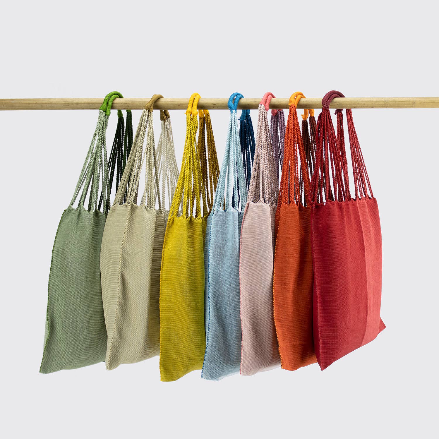 Utilitario Mexicano – wholesale Retailer display – Home & Living – LOOM BAG / LILY TREE4