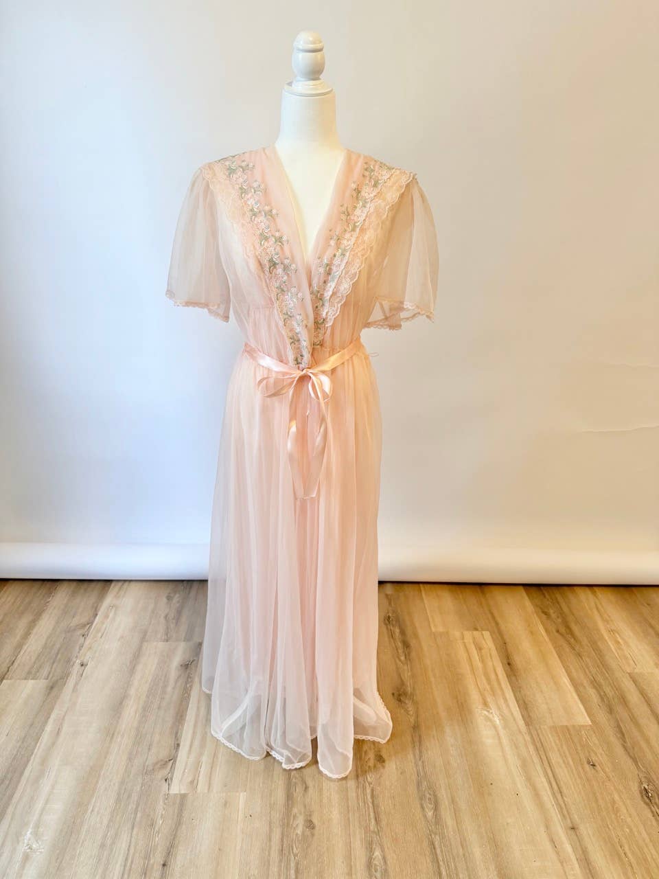 Petite Mariee Boutique - Wholesale Robe - Women's - Val Vintage Bridal Robe4