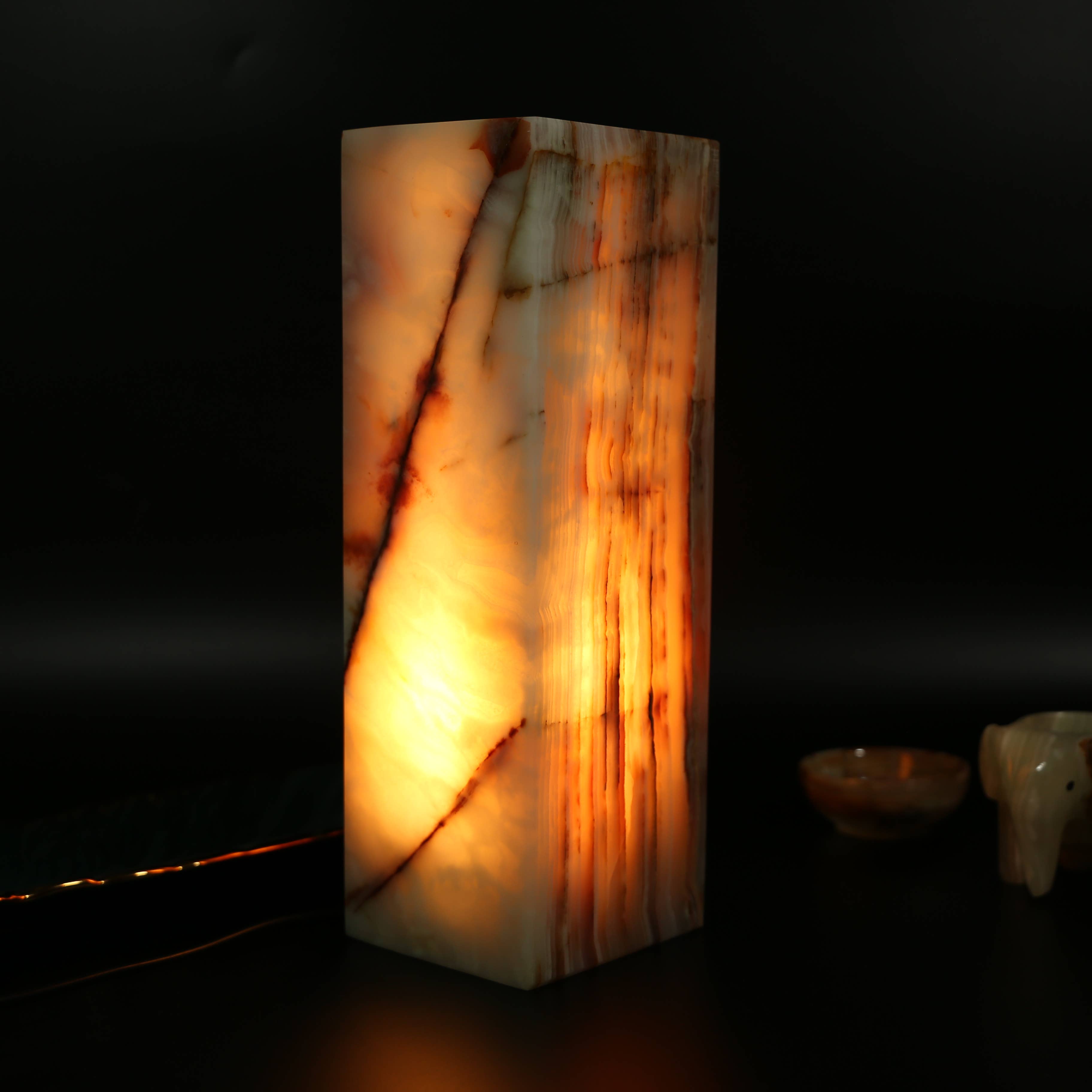Gemstone Gifts Ltd. – wholesale Accent/desk lamp – Onyx Cube Tower Lamp 12"13
