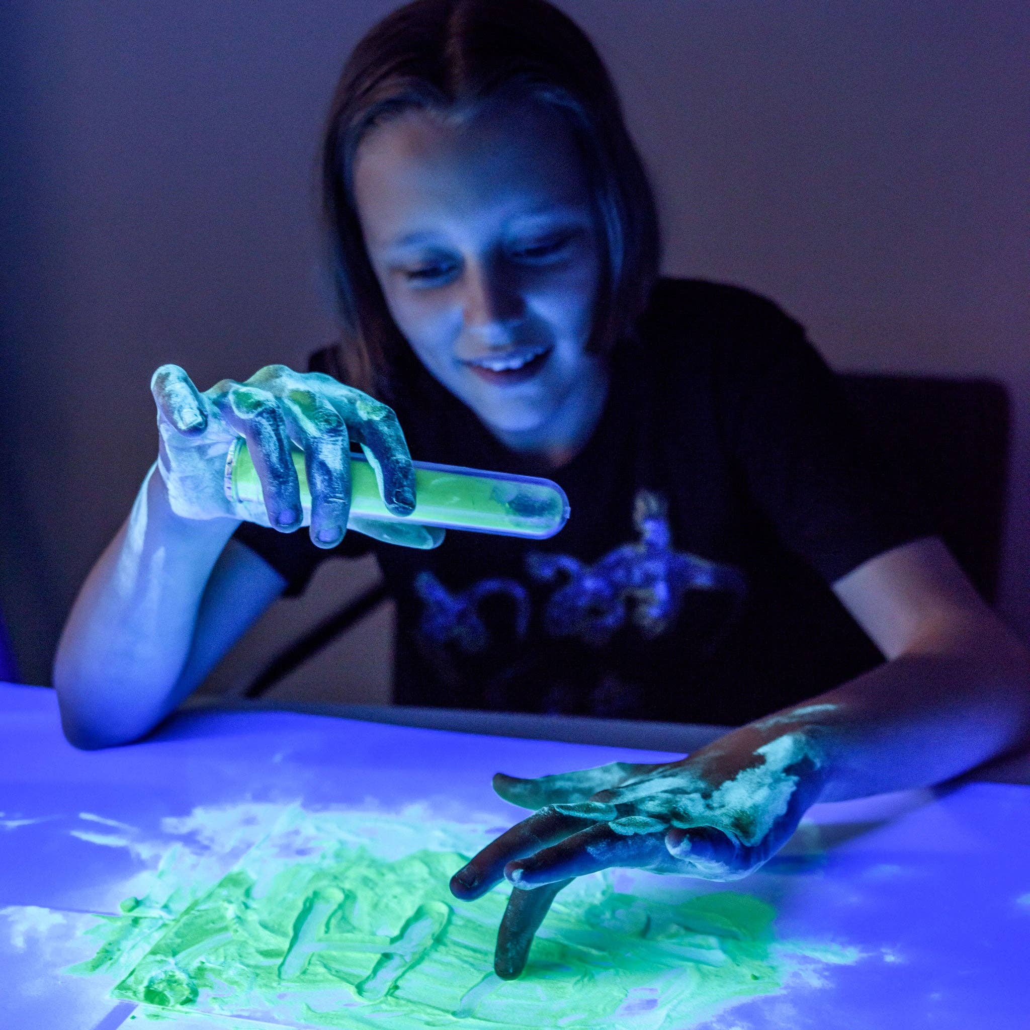 Heebie Jeebies USA - Wholesale DIY Craft Kit - Kids - Luminescent Lab Glow Science Chemistry6