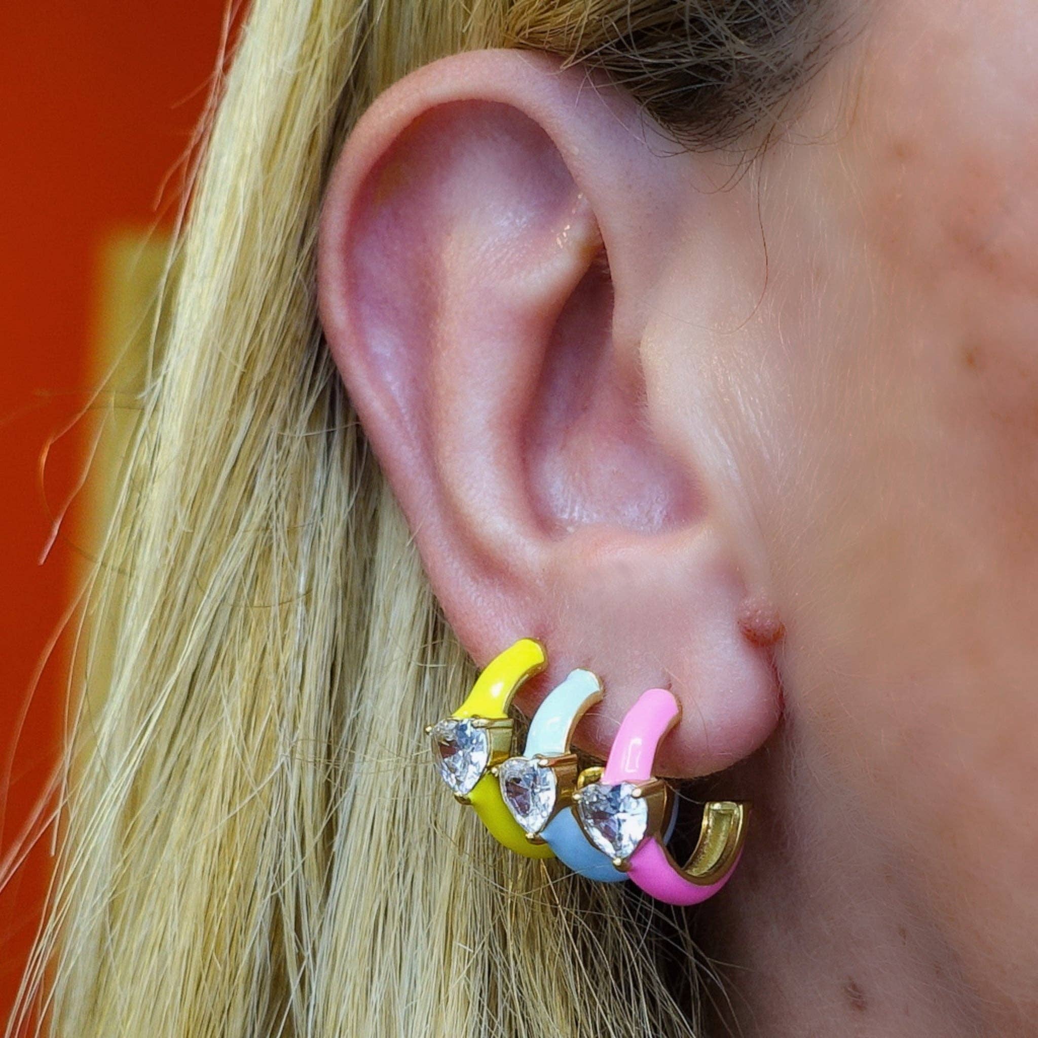 Daemon srls - Venta al por mayor Pendientes de aro pequeños - CHERIE FLUO mini - acero inoxidable - pendientes de aro esmaltados con circonitas cúbicas4