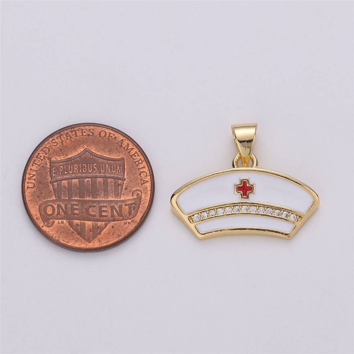 Aim Eternal – Pendente/pingente individual por atacado – Pingente de Enfermeira Micro Pavê Banhado a Ouro 14k, Pingente de Enfermeira RN, Pingentes de Enfermeira Registrada, Presente para Enfermeira LPN na linha de frente I-5692