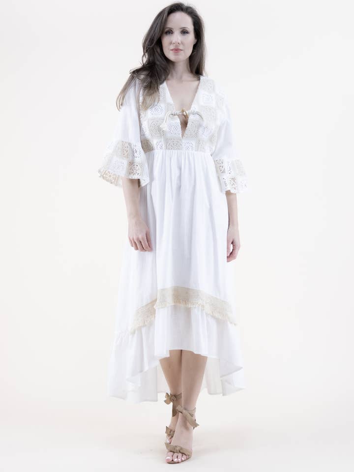 Maxi en dentelle de coton à manches trompette haut-bas pour la vente par Original USA