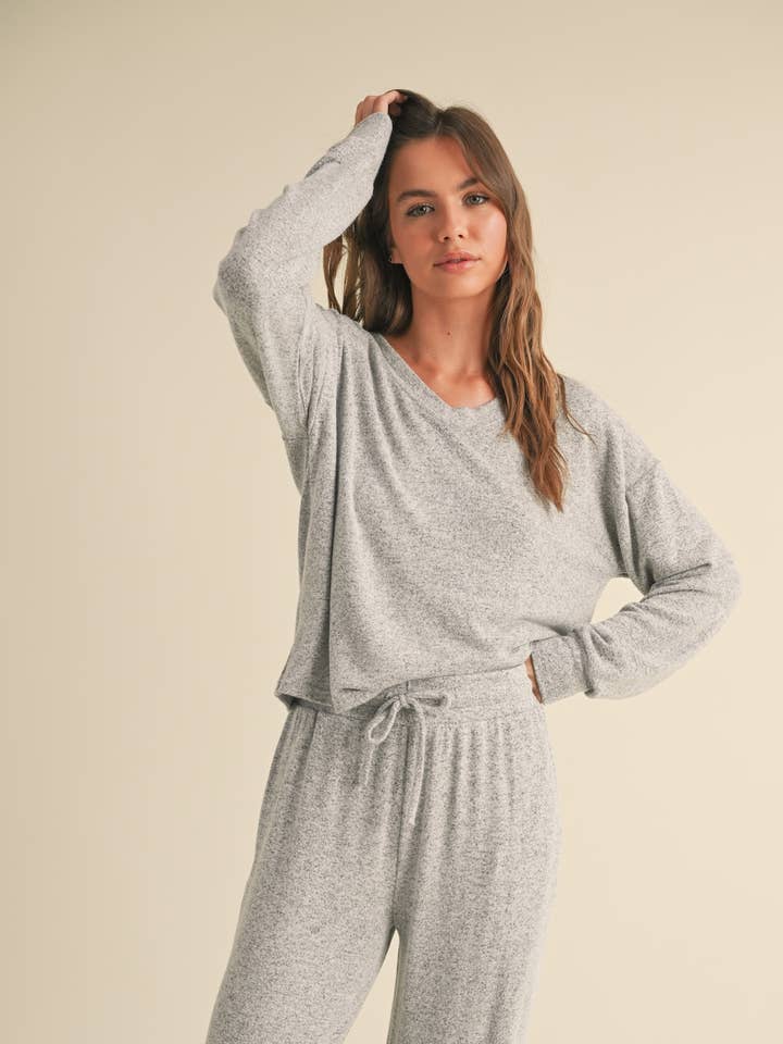 KIMBERLY C - Wholesale Knit Top - Women's - Brushed Hacci Long Sleeve V Neck Top