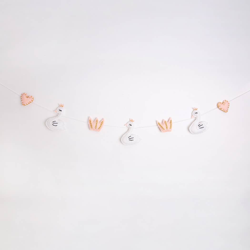 Wool Couture Company - Wholesale DIY Craft Kit - Swan Garland Felt Beginner Craft Kit3