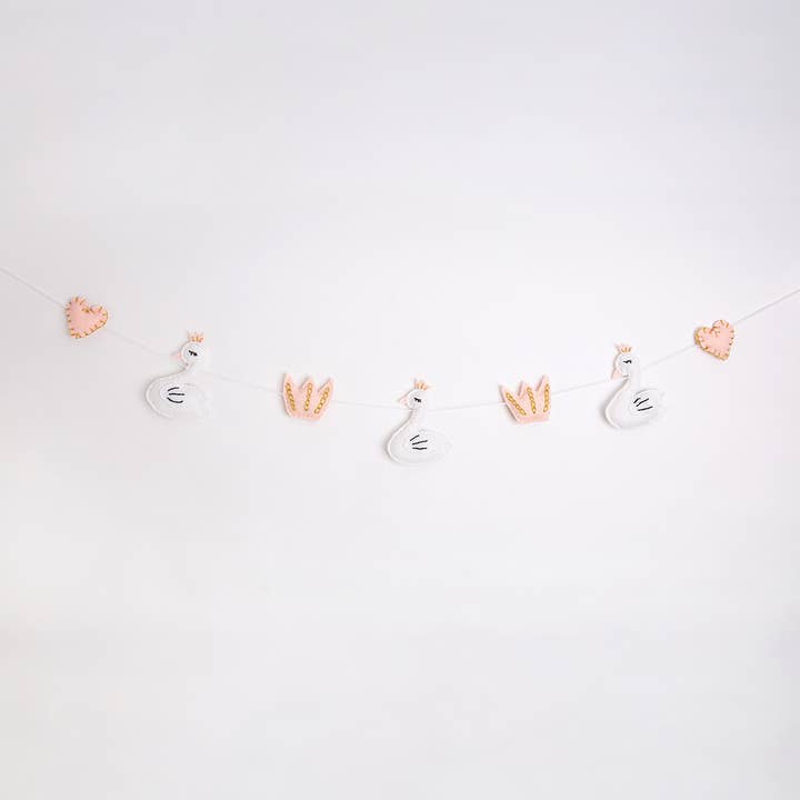 Wool Couture Company - Wholesale DIY Craft Kit - Swan Garland Felt Beginner Craft Kit3