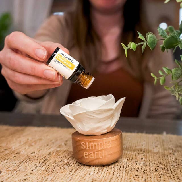 Roman Chamomile Essential Oil for wholesale by Simply Earth