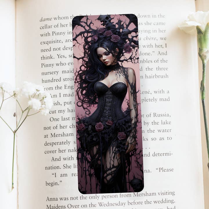 Härligt illustrerat Goth Witch tryckt bokmärke, Page Saver, Book Lover Gift för wholesale av simply creative