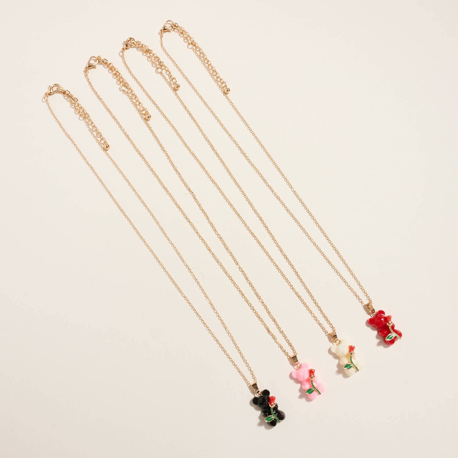 Designature New York – Großhandel Kette mit Anhänger/Charm – Bär mit Blumenform Farbe Emaille Kurze Halskette9