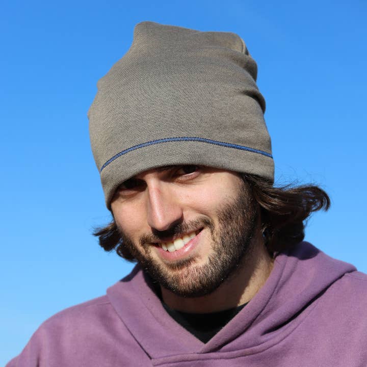 Bonnet classique 115H - couverture bleue, bonnets en coton pour la vente par Purple Sardine