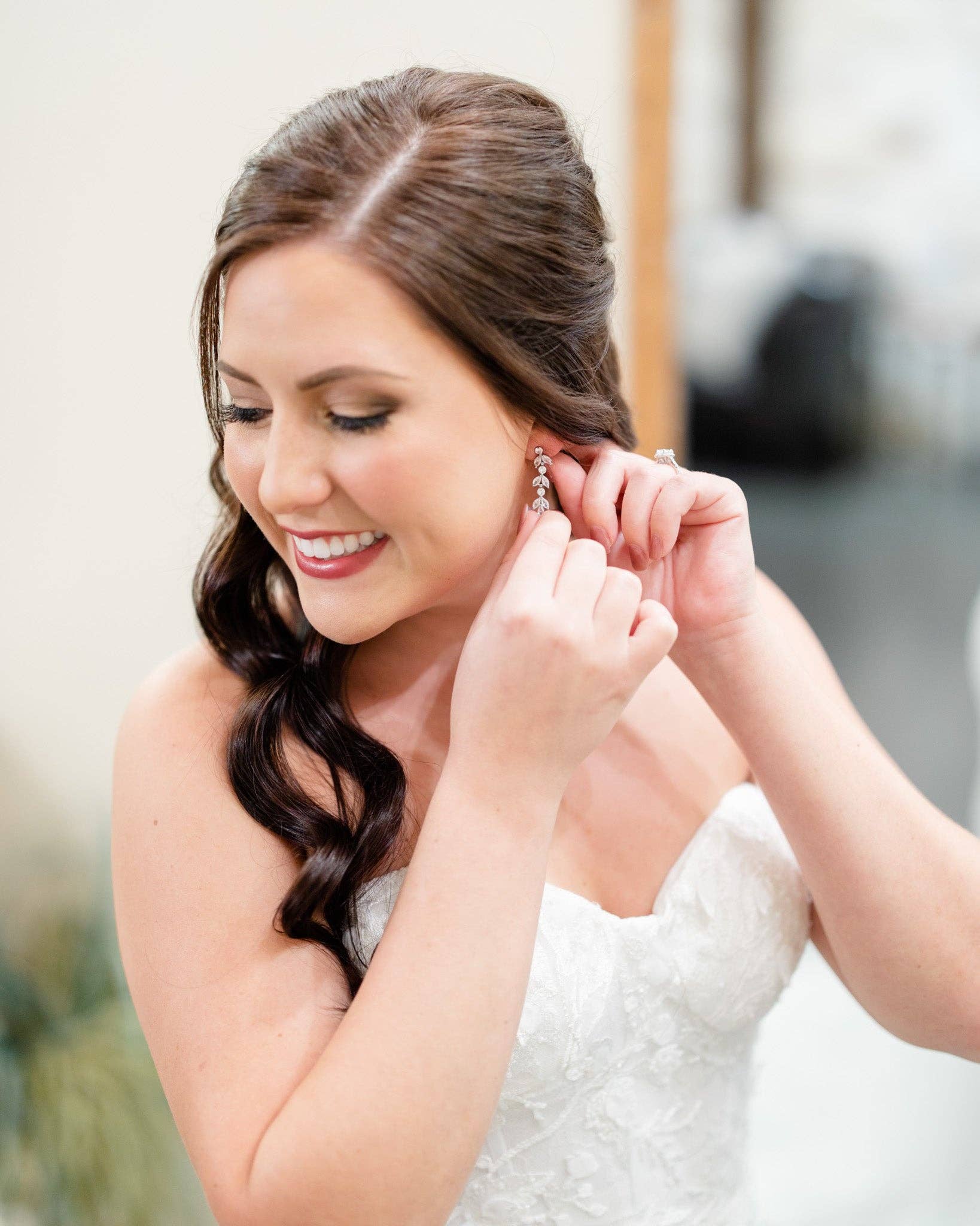 Dareth Colburn Designs - Venta al por mayor Pendientes colgantes - Pendientes Sydney Floral CZ7