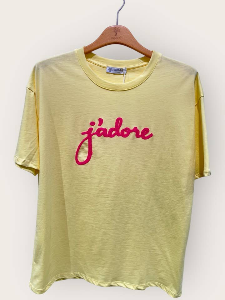 Camiseta de algodão com bordado fúcsia 'J'ADORE' - SK128 por atacado de SOGGO