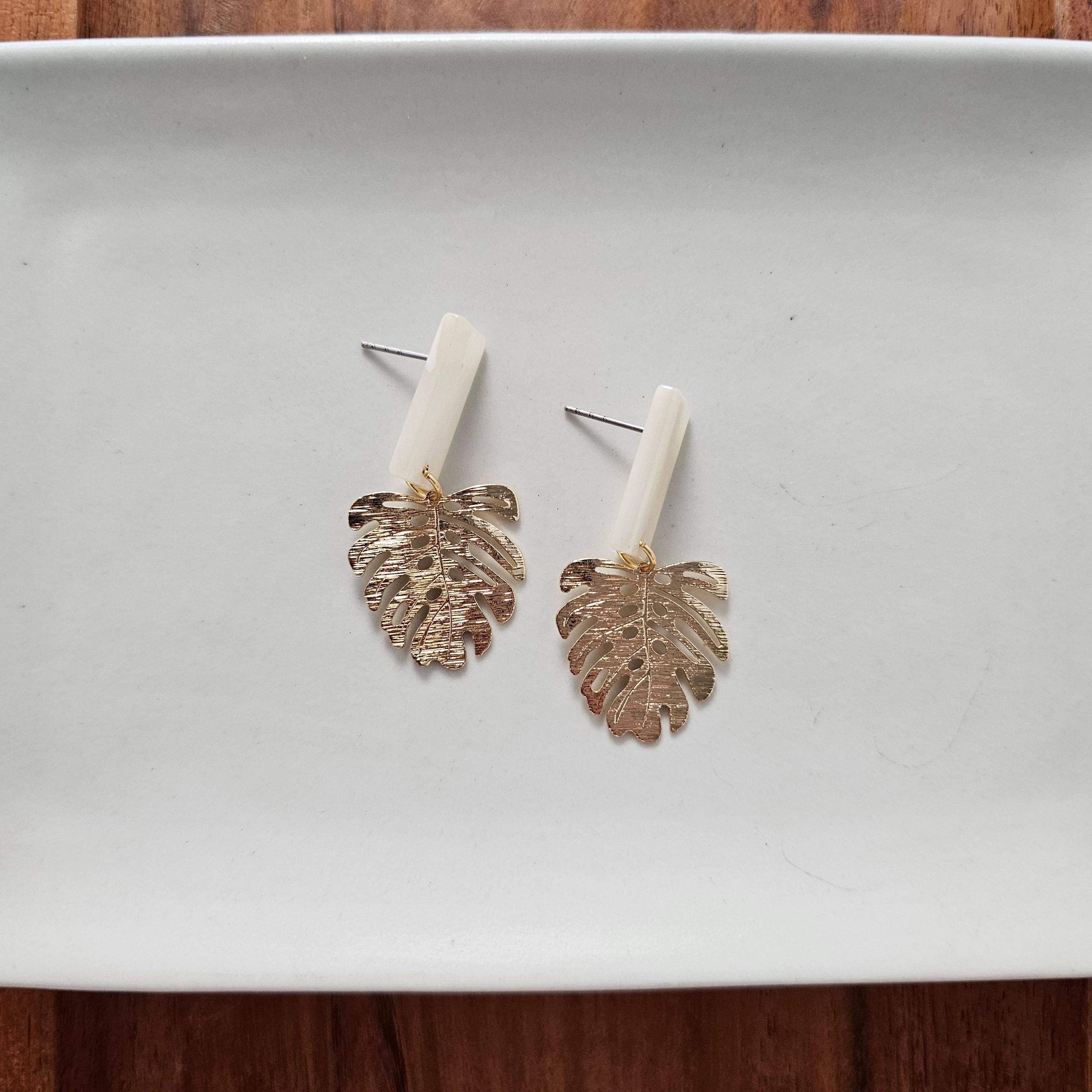 Spiffy & Splendid - Wholesale Dangle Earrings - Mini Belize Earrings - Ivory // Resort, Plant, Jewelry3