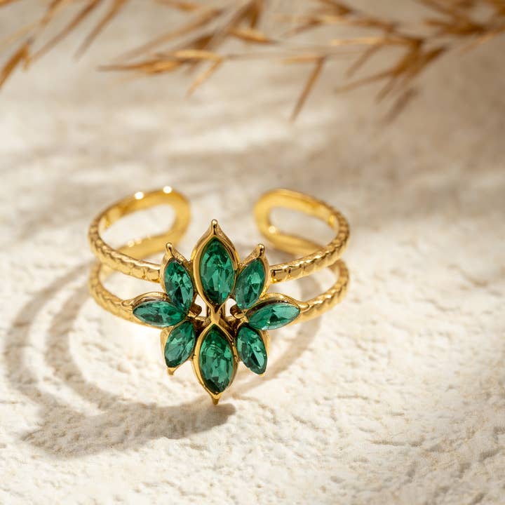 COSMOS - Wholesale Multi-Stone Ring - Gold flower ring stainless steel emerald green stones0
