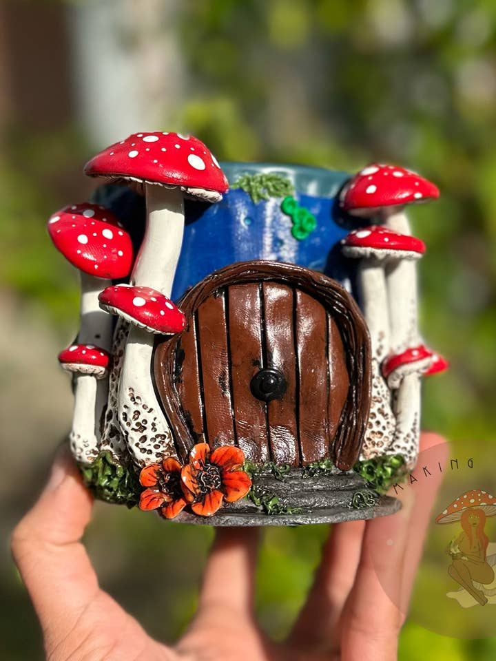 Wax Warmer | Little House with Mushrooms and Glowy night sky for wholesale by Making Olás