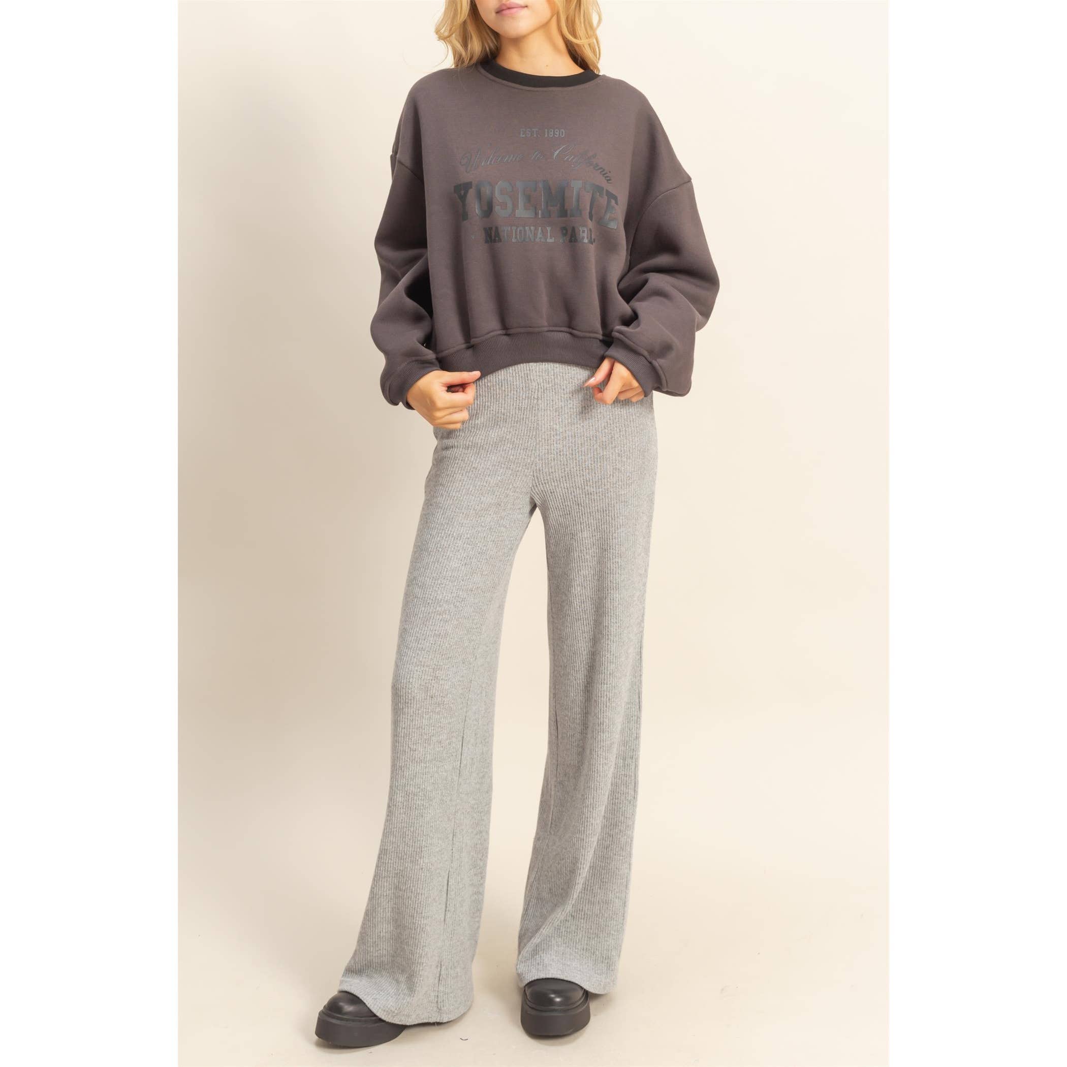 HYFVE – Großhandel Hose – Damen – Essentielle Strick-Schlaghose7