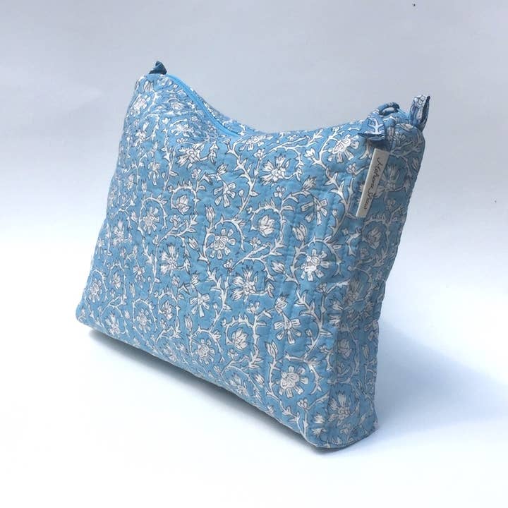 Mehera Shaw – wholesale Make-up/cosmetic bag – Cosmetics Bag - Compact - Quilted Hand Block Print Cotton7