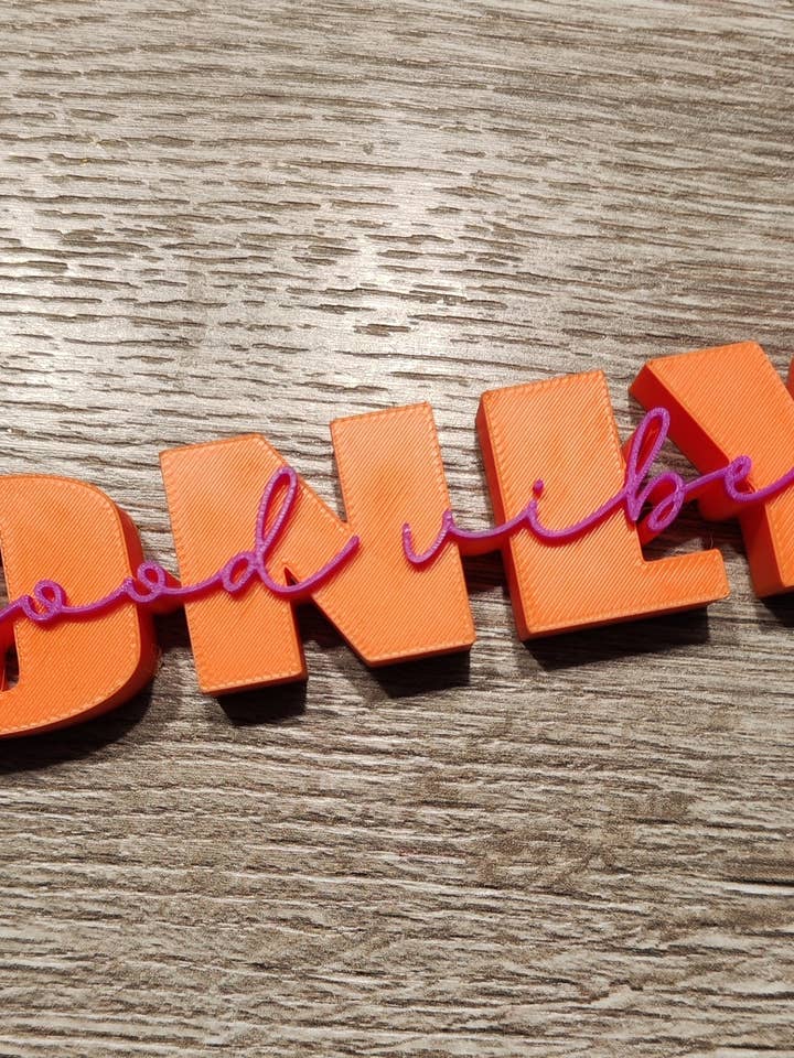 3D skrifttræk "Only good vibes" – dekorativt blikfang for engroshandel hos afHandmade