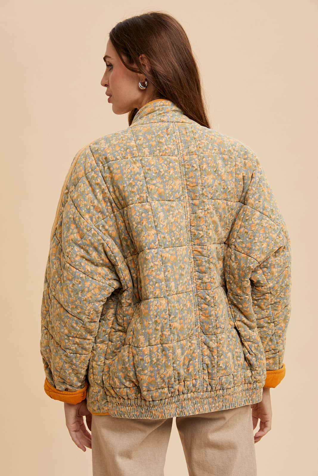 In Loom – Großhandel Pufferjacke – Damen – Steppjacke aus Cord mit Blumendruck4