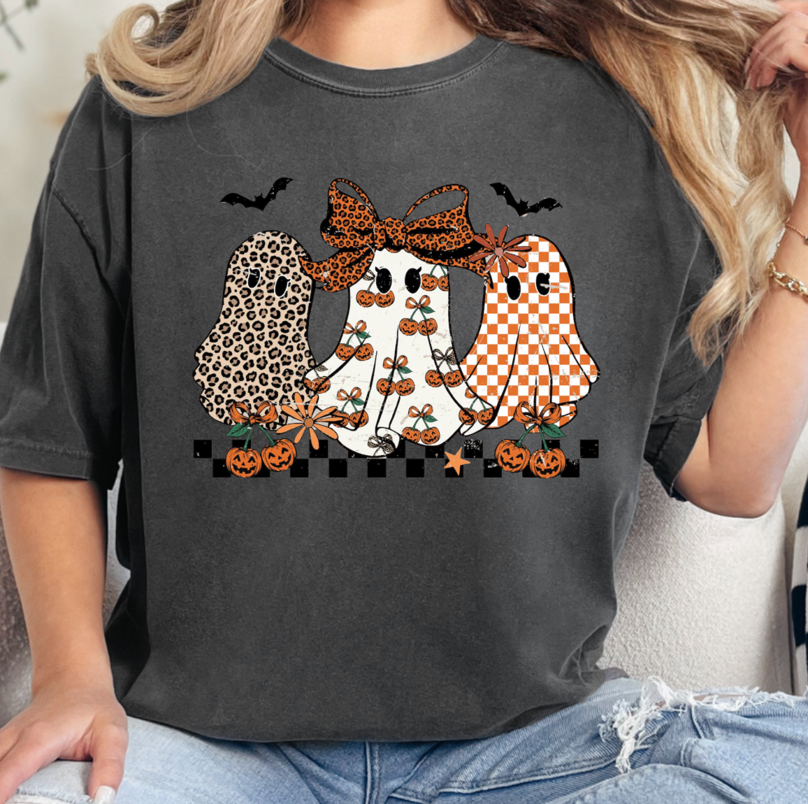 Kiki's Boutique – Engroshandel T-shirt med print - Dame – Leopard Græskar Spøgelse Komfort Farve T-shirt1