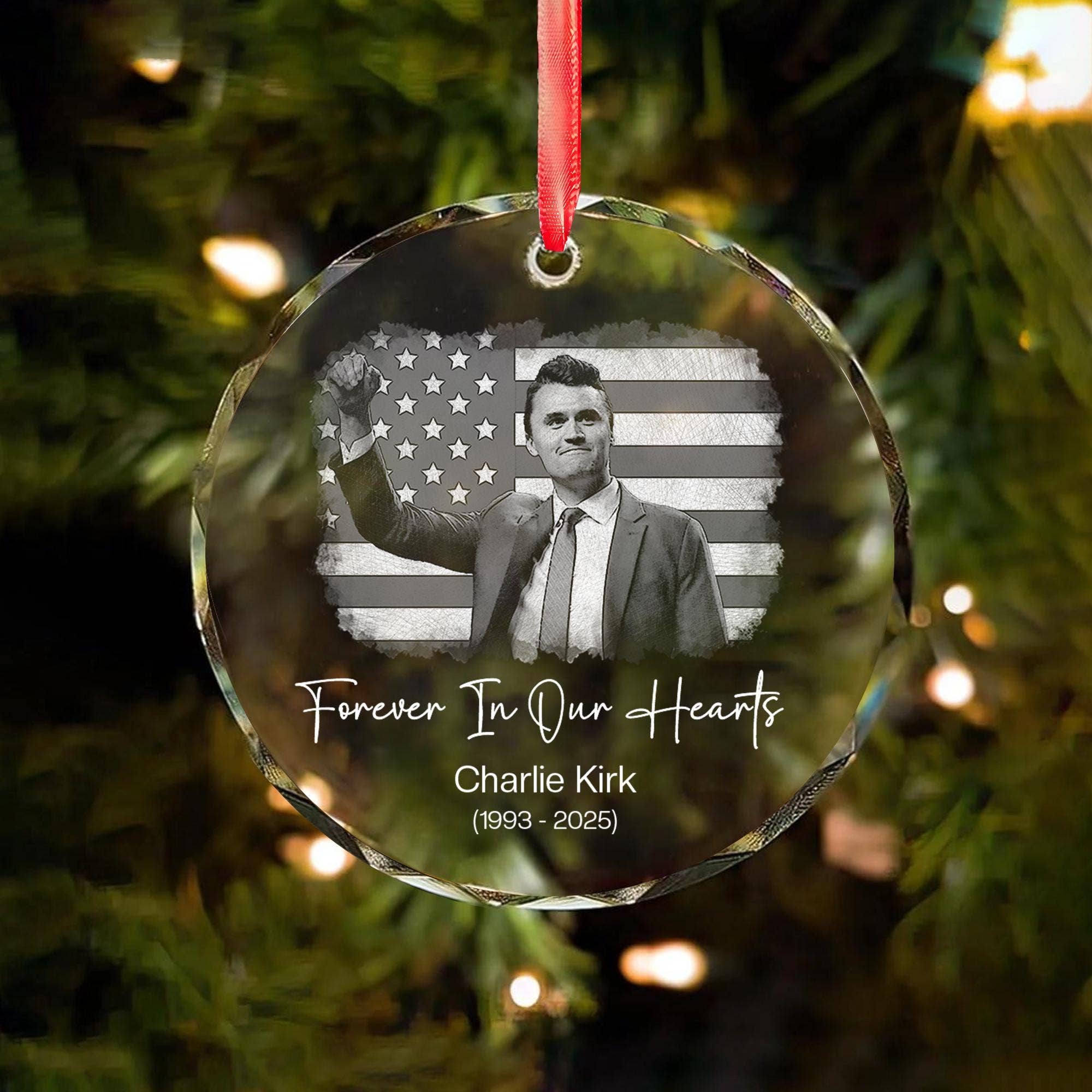 Embrova - Vendita all'ingrosso Decorazione - Ornamento in vetro commemorativo di Charlie Kirk, Ornamento di Charlie Kirk0