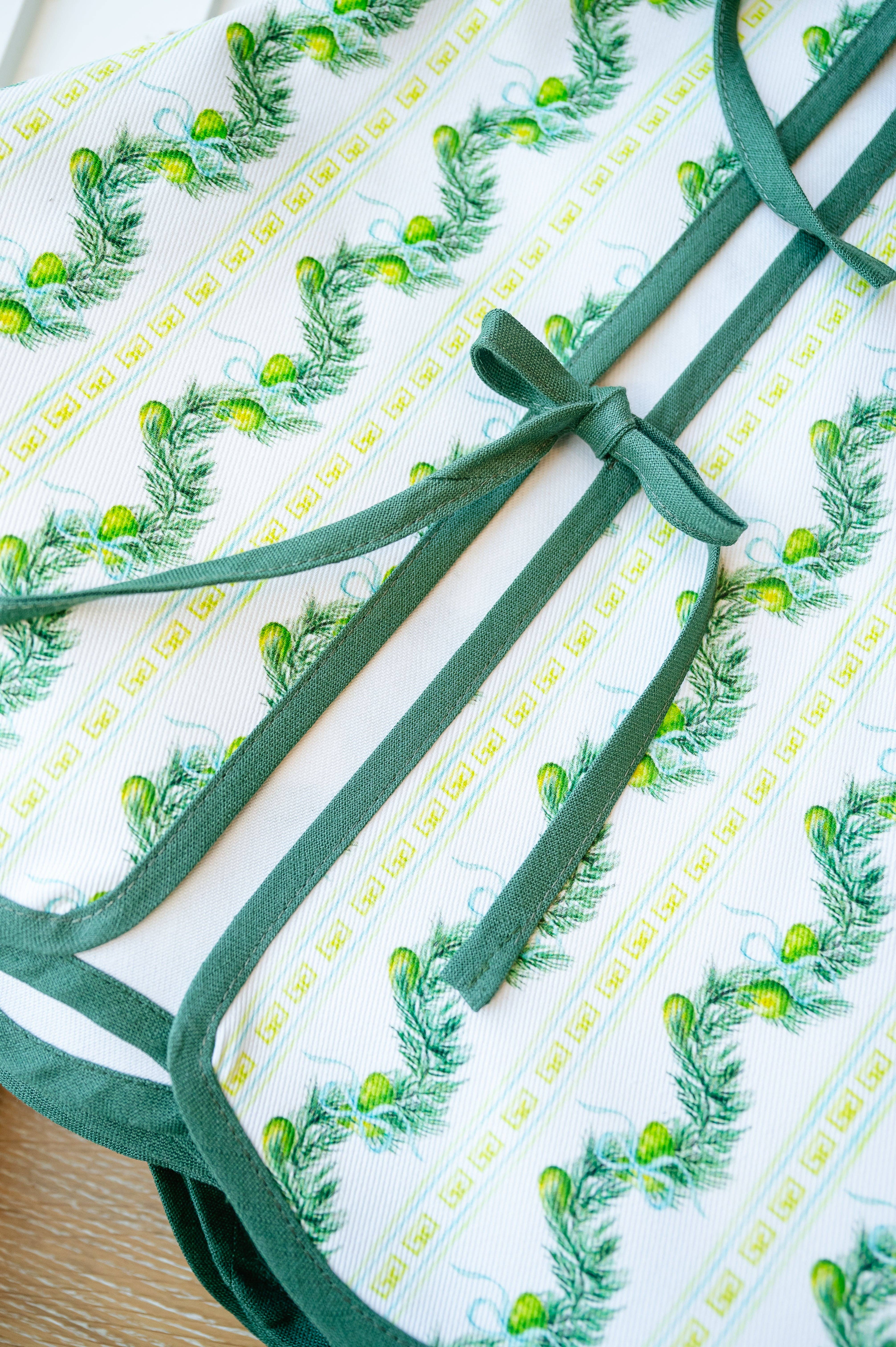 Frances Fields Home, formerly Fenwick Fields - Wholesale Tree Skirt - WHOLESALE Scalloped Tree Skirt | In a Pear Tree1