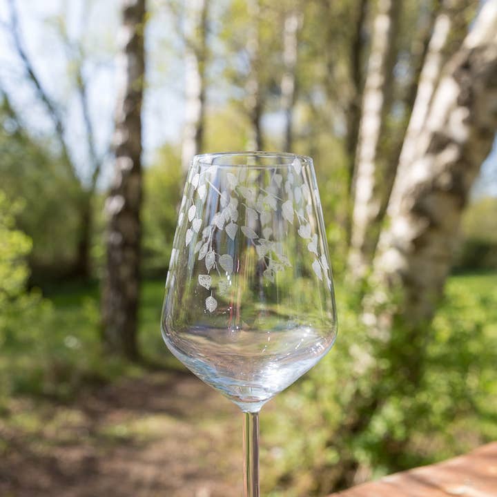 Verre à vin décoratif Bouleau argenté (13 oz) pour la vente par Emma Britton Decorative Glass Designer