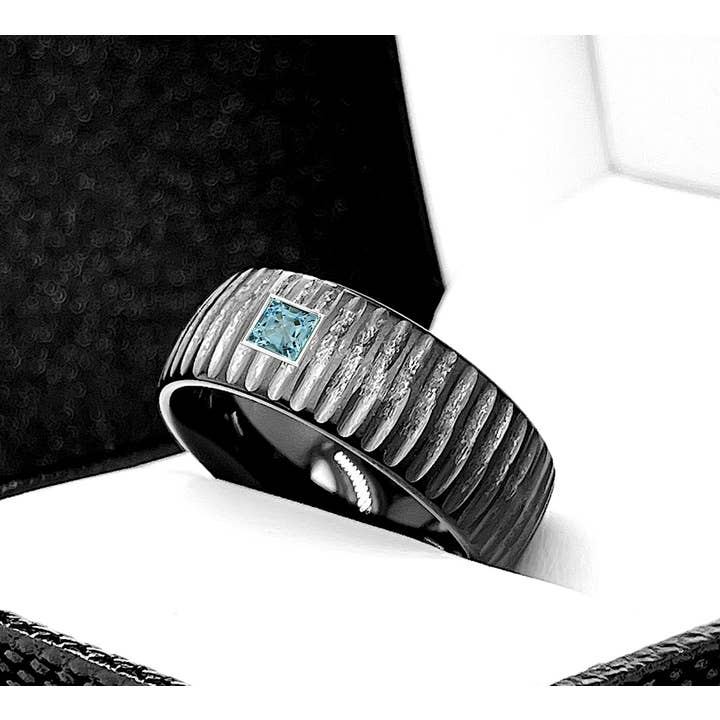 rings paradise - Wholesale Sieraden - Heren - Aquamarijn zwarte gehamerde wolfraam trouwring voor heren