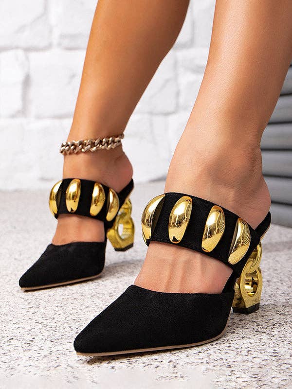 NERO Décolleté a Punta con Borchie e Giuntura Divisa in vendita all'ingrosso su Faire3