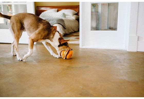 In Vogue Pets – wholesale Pet plush toy – Dog – Burger Plush Dog Toy3