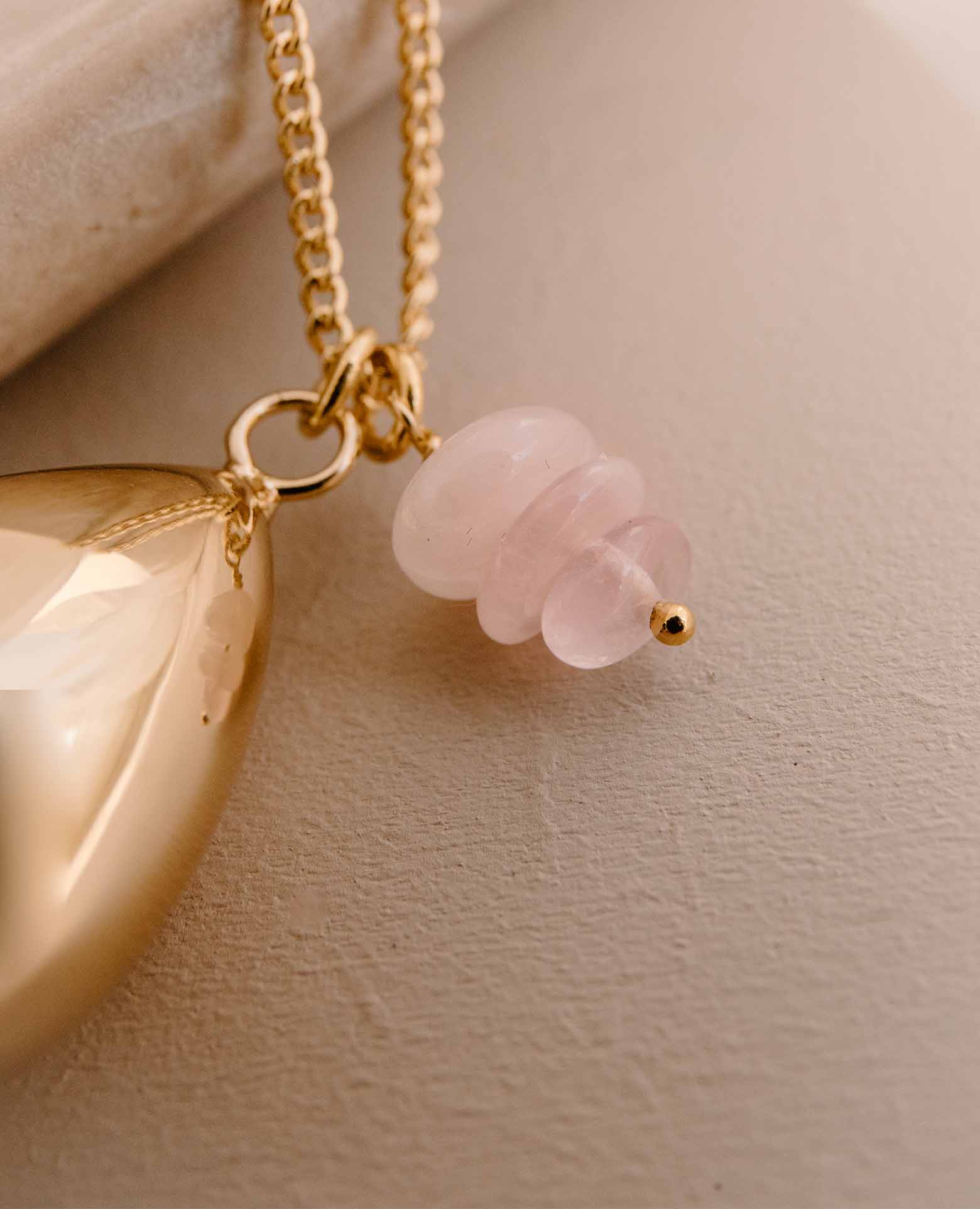 Atelier Aismée – Großhandel Kette mit Anhänger/Charm – Salome Gold Schwangerschaftsball3