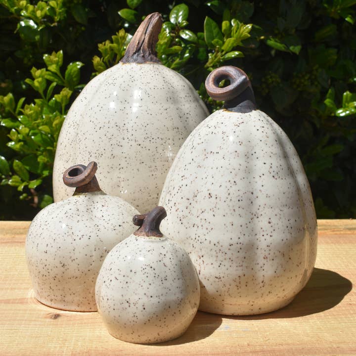 Beasley Ceramics - Wholesale Decorative Tabletop Object - Harvest Pumpkins (Natural Stem)
