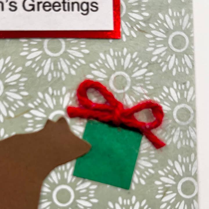 Marie's Paperie – wholesale Julkort – Handgjorda julkort björn med present