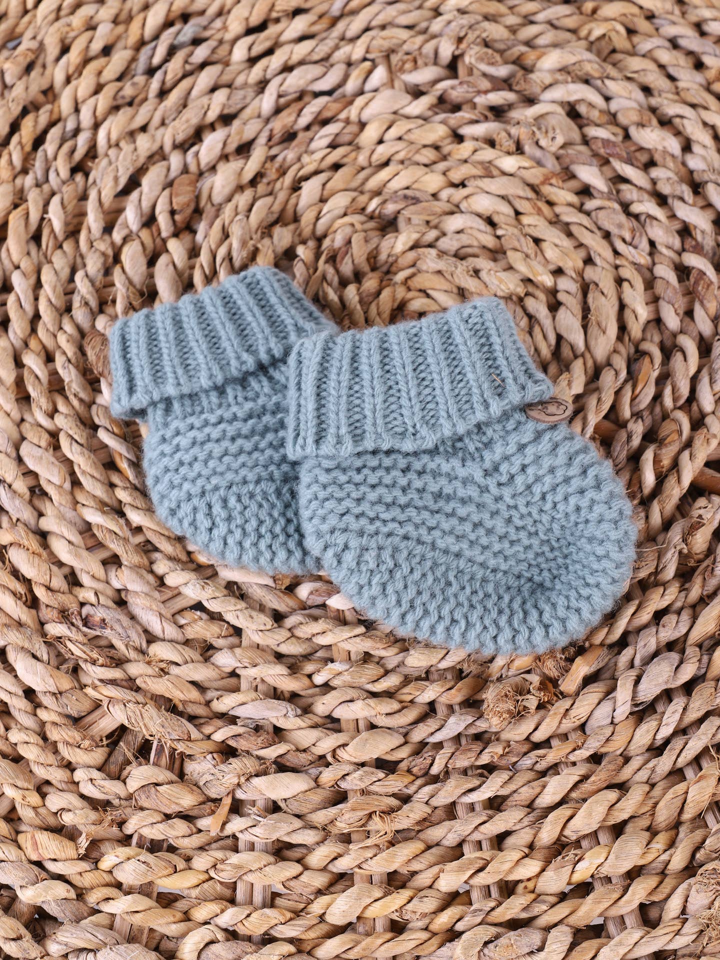 Wedoble: sustainable children's fashion - Wholesale Socks - Baby - Botas knitted in wool | LOVE IN WINTER DAYS2