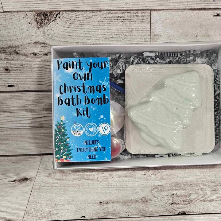 The Soap Sisters – wholesale Bath bomb/fizz – Christmas Tree Paint your own Bath Bomb Kit0