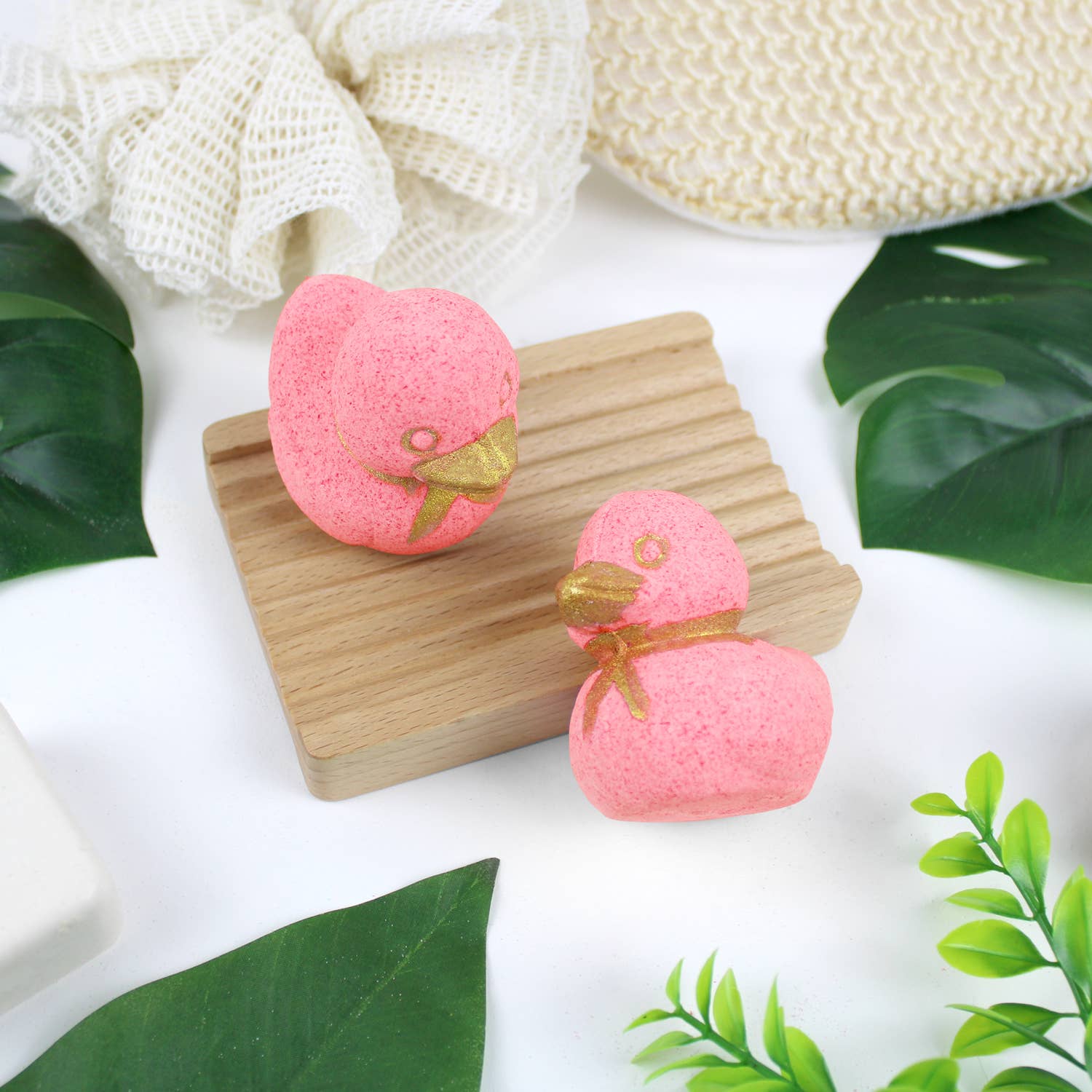 FRENCH TENDANCE – wholesale Bath bomb/fizz – Canard bath bomb 100 grams - Strawberry scent