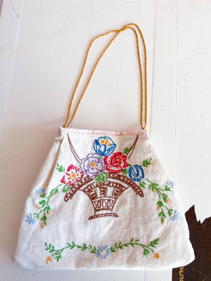 Bolsa de Mão Vintage Reutilizada de Tecido Bordado com Motivo Floral por atacado de Jo Noelle
