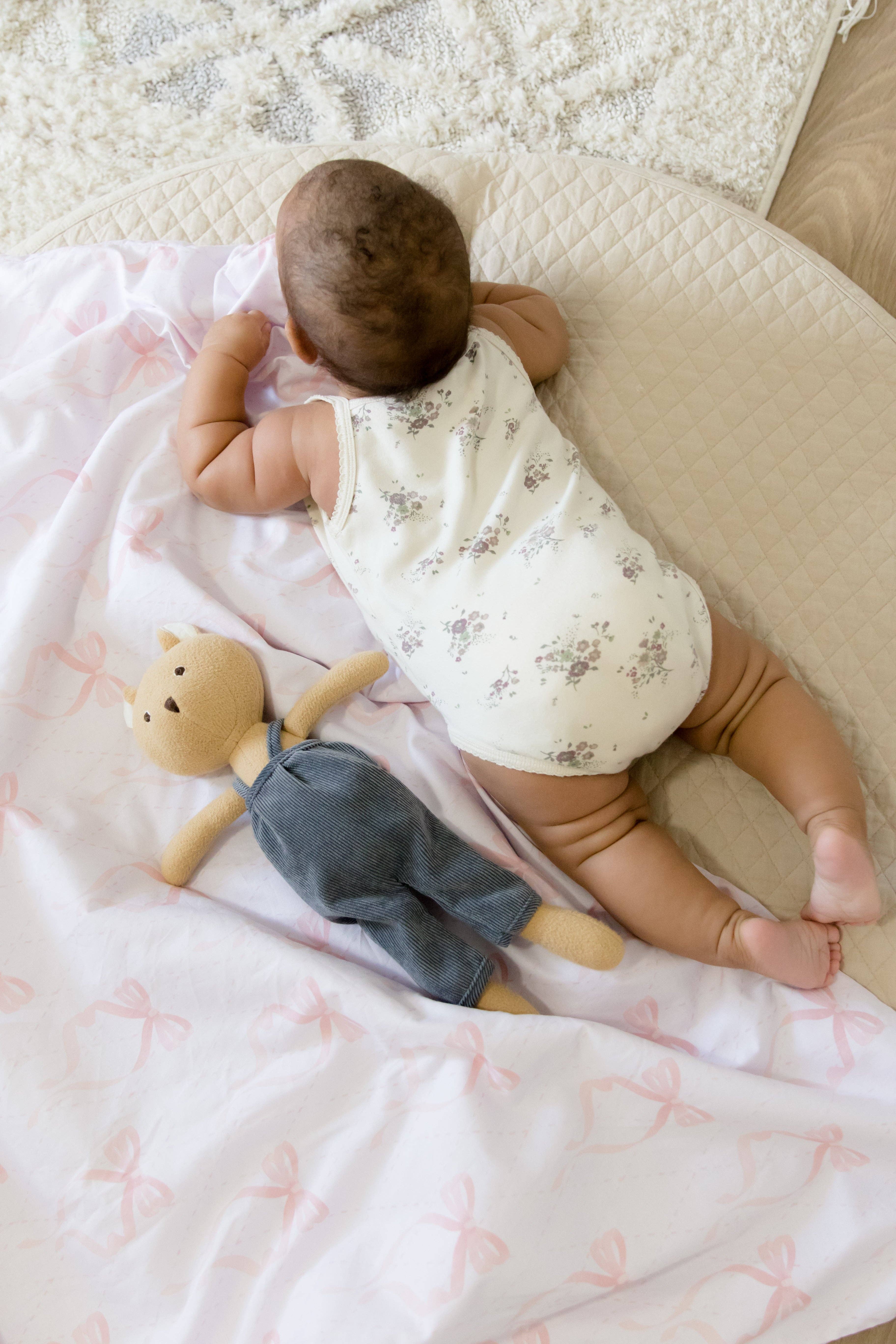 Little Mae and Co – wholesale Bedding blanket – Kids & Baby – Ribbon Crib Quilted Blanket3