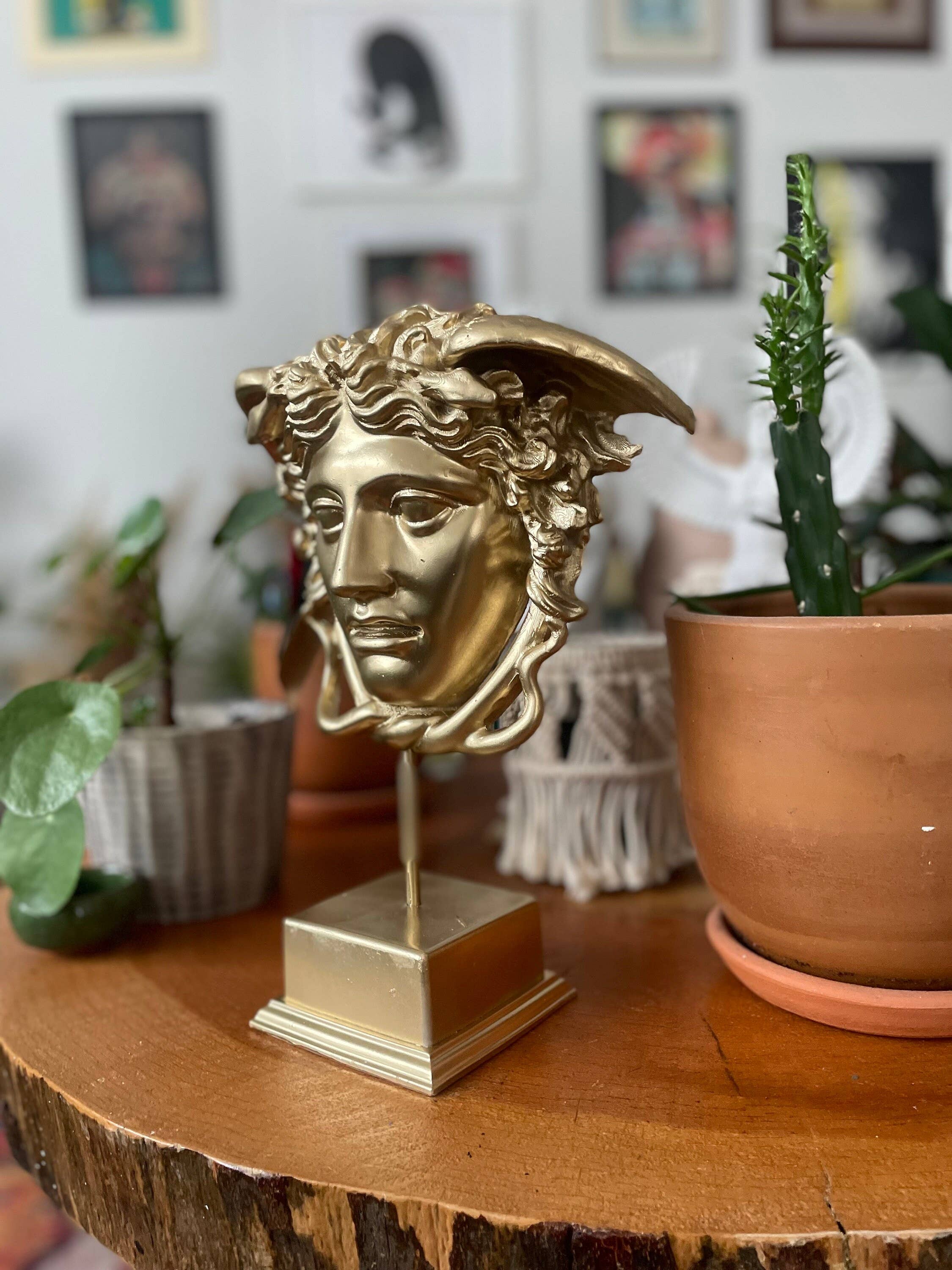 RomaArtSculptures – Großhandel Skulptur – Medusa-Kopfstatue auf Sockel, Skulptur aus der griechischen Mythologie5