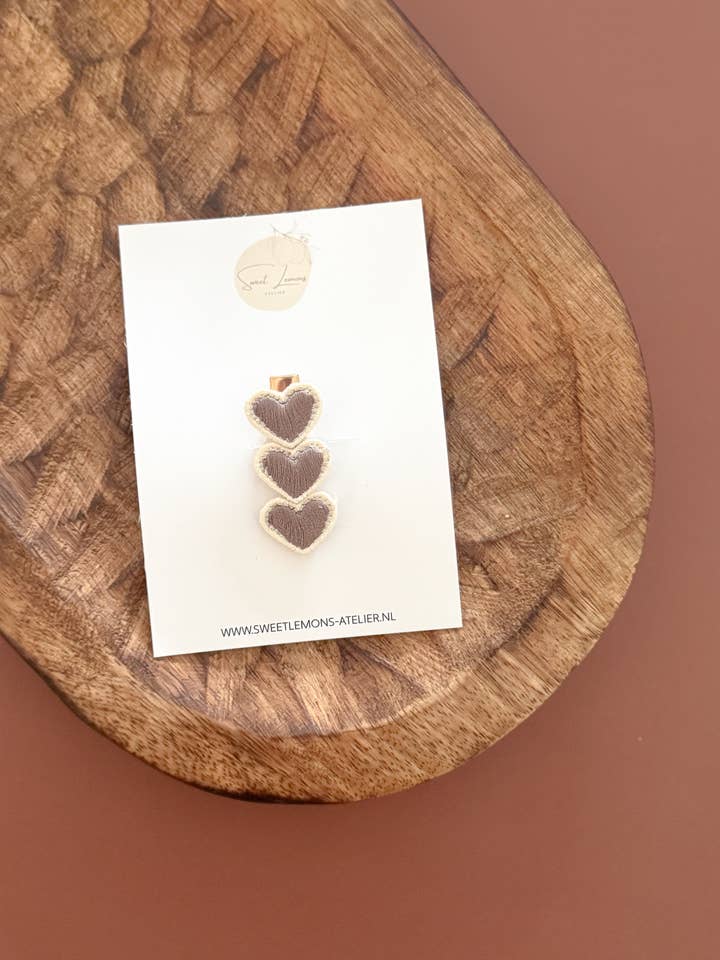 Barrette Cœurs Doux - Marron pour la vente par Sweet Lemons Atelier