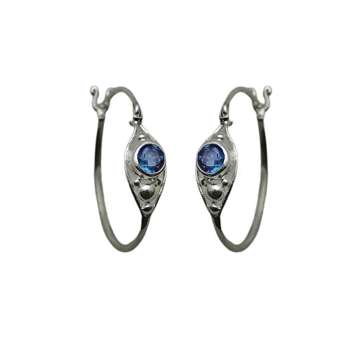 (SP110BQ) Sølvbelagte Blå Kvarts Øreringe for engroshandel hos Vera Wolf