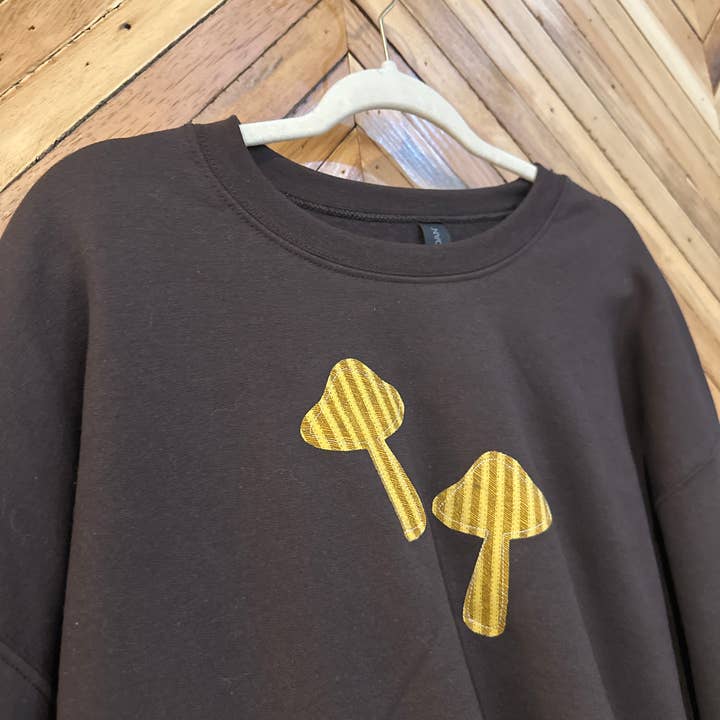 Crewneck Patchwork Champignon pour la vente par Honeyella