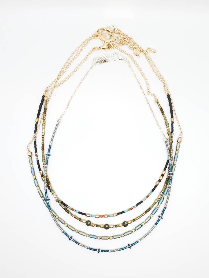 Colliers, superposés à la main, réglables pour la vente par Jezabel Adornment