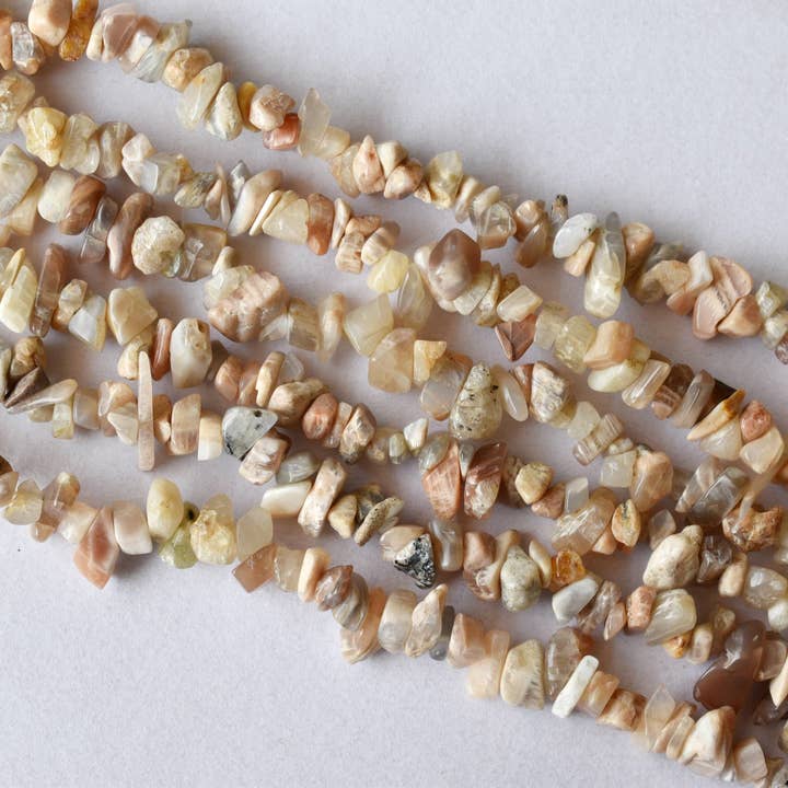 Soothing Crystals - Vendita all'ingrosso Collane di perline/perle - Collana Moonstone Chip Beads, perline di cristallo non tagliate3