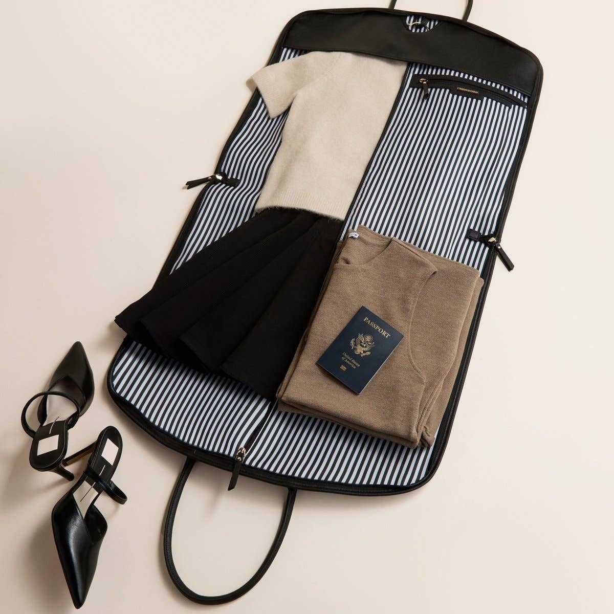 Hudson + Bleecker - Wholesale Garment Bag - Unisex - Bon Voyage Garment Bag - Black2