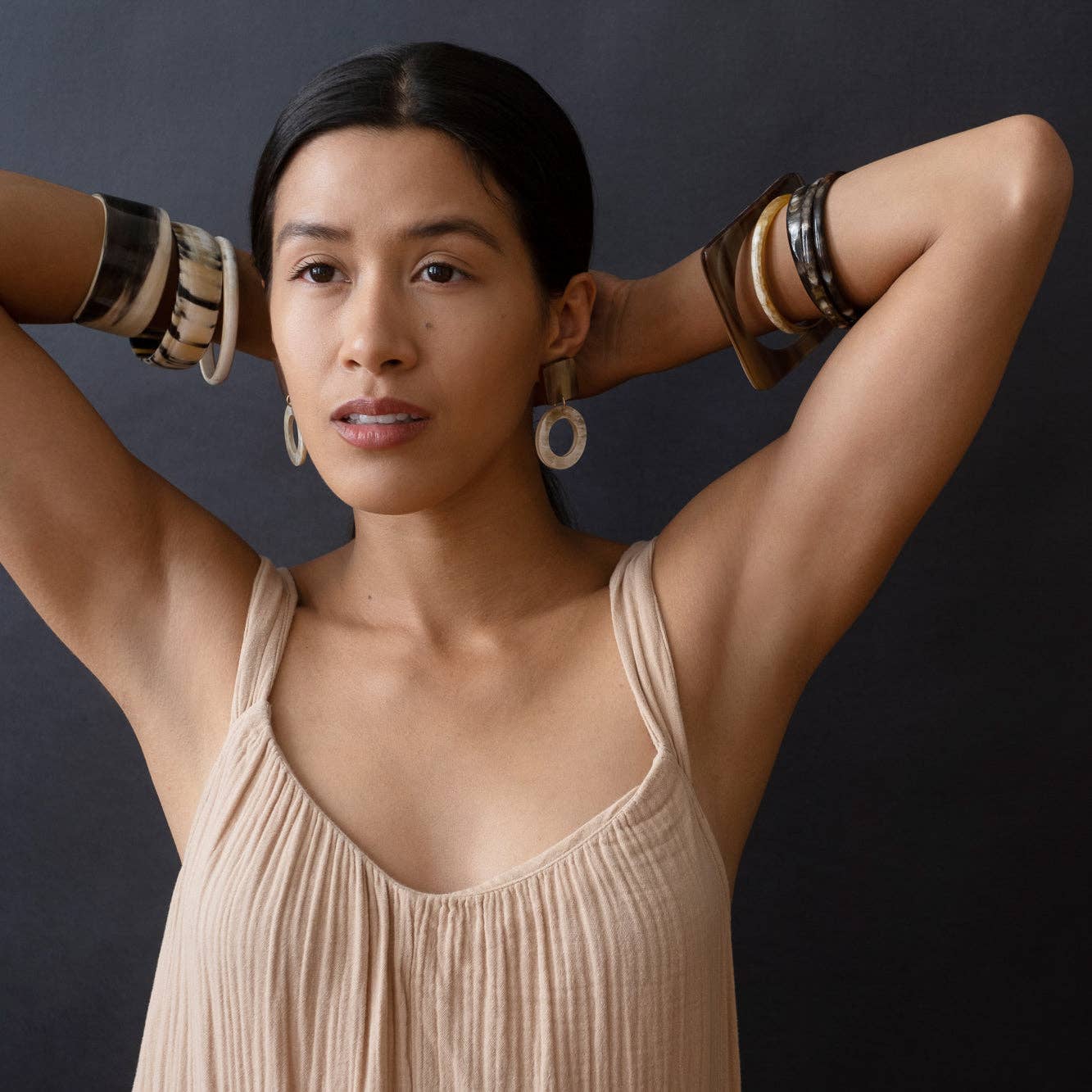 MAADILI COLLECTIVE - Venta al por mayor Brazalete - Pulsera delgada de cuerno5